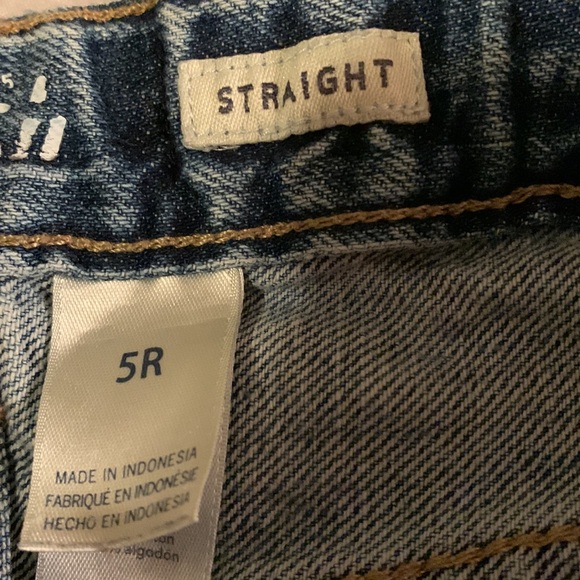 Oshkosh size 5R straight blue jeans. Waist size adjustable. Good condition. - Picture 12 of 14